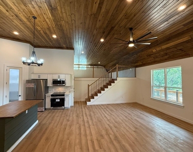 145 Greenbriar Court - Photo Thumbnail 6