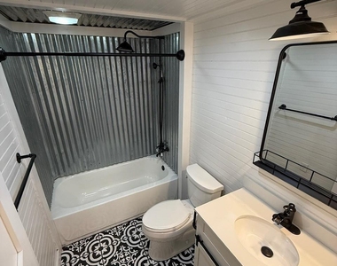 145 Greenbriar Court - Photo Thumbnail 10