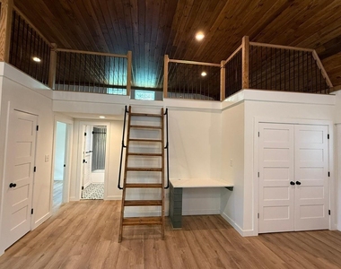 145 Greenbriar Court - Photo Thumbnail 7
