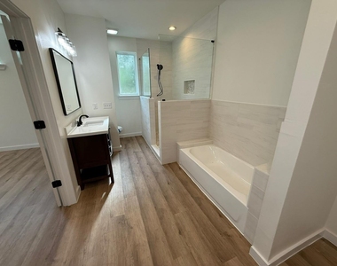 145 Greenbriar Court - Photo Thumbnail 21