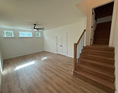 145 Greenbriar Court - Photo Thumbnail 19