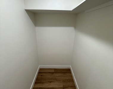 145 Greenbriar Court - Photo Thumbnail 14