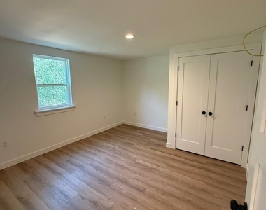 145 Greenbriar Court - Photo Thumbnail 11