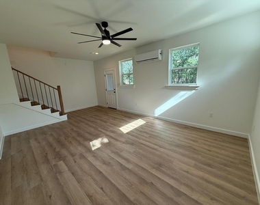 145 Greenbriar Court - Photo Thumbnail 18