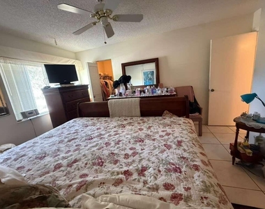 213 Pine Hov Circle - Photo Thumbnail 15