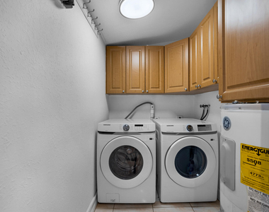 242 W 19th Street - Photo Thumbnail 15