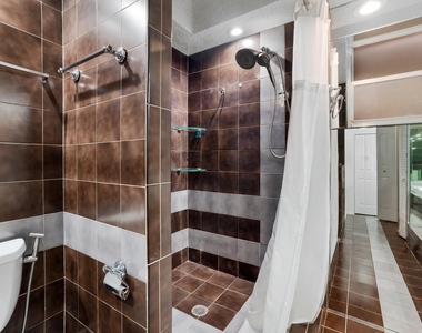 242 W 19th Street - Photo Thumbnail 9