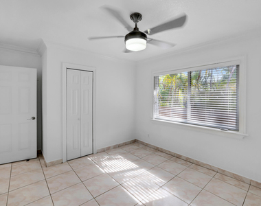 242 W 19th Street - Photo Thumbnail 6