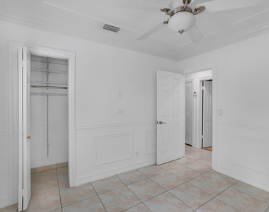 242 W 19th Street - Photo Thumbnail 12