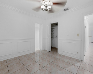 242 W 19th Street - Photo Thumbnail 14