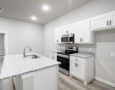 2727 Roman Lane - Photo Thumbnail 7
