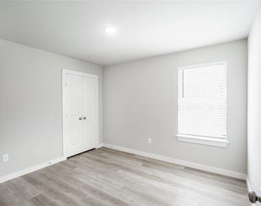 2727 Roman Lane - Photo Thumbnail 13