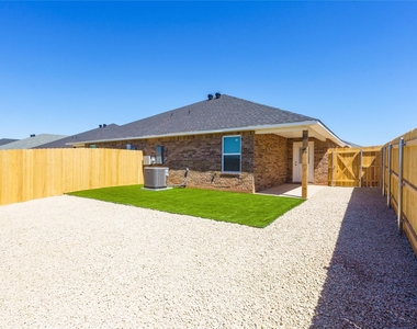 2727 Roman Lane - Photo Thumbnail 16