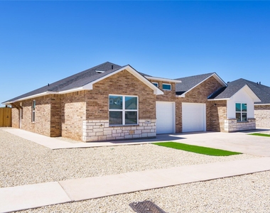 2727 Roman Lane - Photo Thumbnail 1