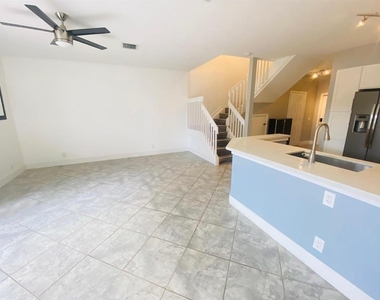 791 Nw 42nd Place - Photo Thumbnail 9