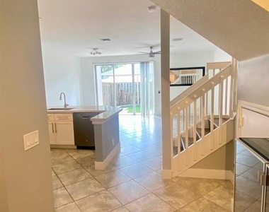 791 Nw 42nd Place - Photo Thumbnail 13