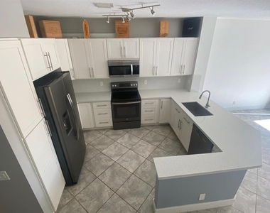 791 Nw 42nd Place - Photo Thumbnail 5