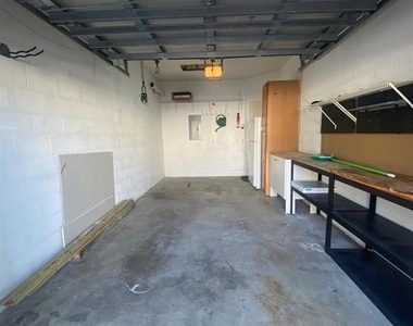 791 Nw 42nd Place - Photo Thumbnail 25