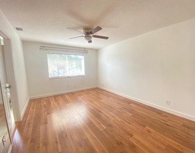 791 Nw 42nd Place - Photo Thumbnail 17