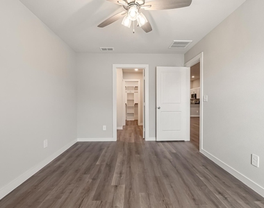 2635 Baron Avenue - Photo Thumbnail 16
