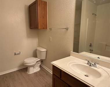 2707 Cattleman Drive - Photo Thumbnail 10