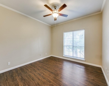 8601 Park Lane - Photo Thumbnail 16