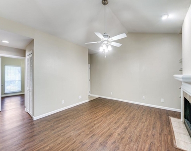 8601 Park Lane - Photo Thumbnail 4