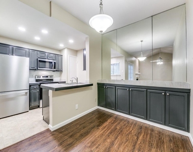 8601 Park Lane - Photo Thumbnail 7