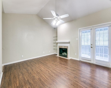 8601 Park Lane - Photo Thumbnail 5