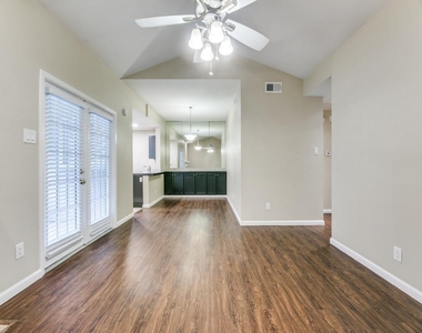 8601 Park Lane - Photo Thumbnail 12