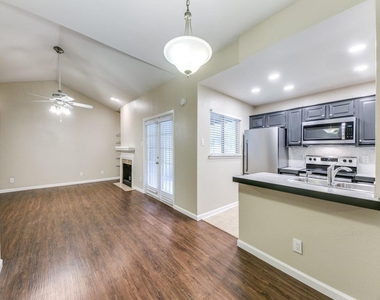 8601 Park Lane - Photo Thumbnail 11