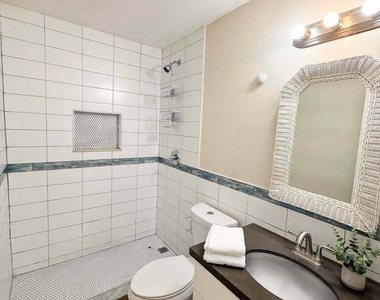 216 Nw 12th Court - Photo Thumbnail 15