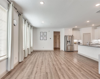 8833 Phoebe Road - Photo Thumbnail 6