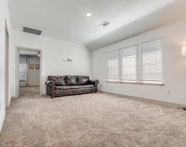 8833 Phoebe Road - Photo Thumbnail 7