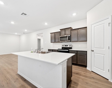 2108 Bailer Way - Photo Thumbnail 16