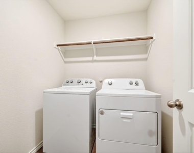 2108 Bailer Way - Photo Thumbnail 6