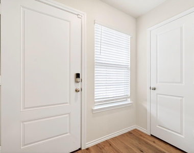 2108 Bailer Way - Photo Thumbnail 4