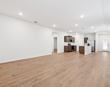 2108 Bailer Way - Photo Thumbnail 7