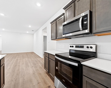 2108 Bailer Way - Photo Thumbnail 15