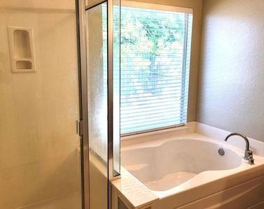 1434 Pintail Drive - Photo Thumbnail 8