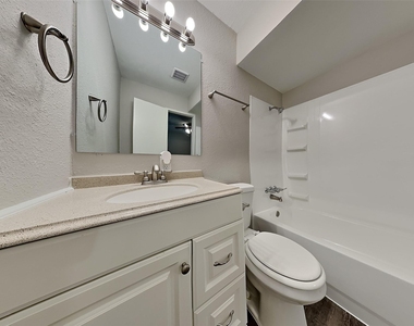 4015 Hartford Drive - Photo Thumbnail 14