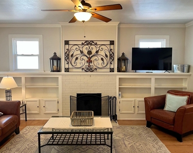 2545 Rogers Avenue - Photo Thumbnail 4