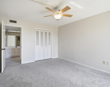 5390 Woodland Lakes Drive - Photo Thumbnail 12