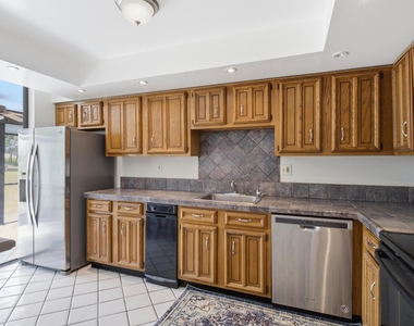 5390 Woodland Lakes Drive - Photo Thumbnail 10