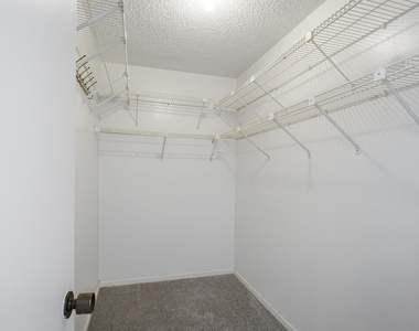 5390 Woodland Lakes Drive - Photo Thumbnail 8