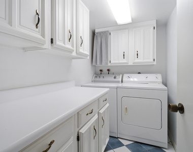 5390 Woodland Lakes Drive - Photo Thumbnail 14