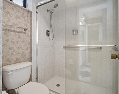 5390 Woodland Lakes Drive - Photo Thumbnail 6
