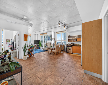 2275 Biscayne Boulevard - Photo Thumbnail 1