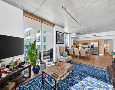 2275 Biscayne Boulevard - Photo Thumbnail 5