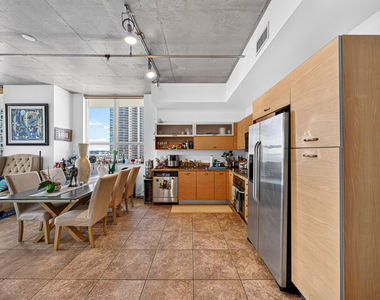 2275 Biscayne Boulevard - Photo Thumbnail 7